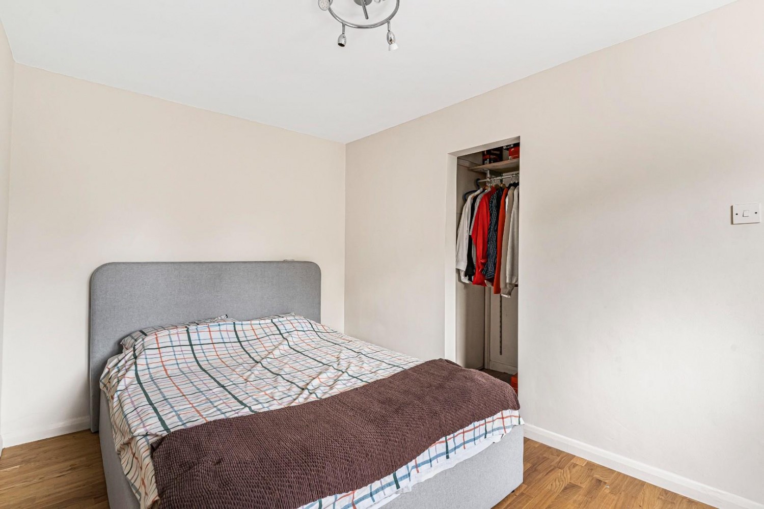 Warner Road, London, SE5