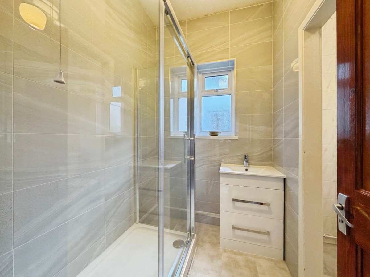 Kingsnorth Road, Ashford