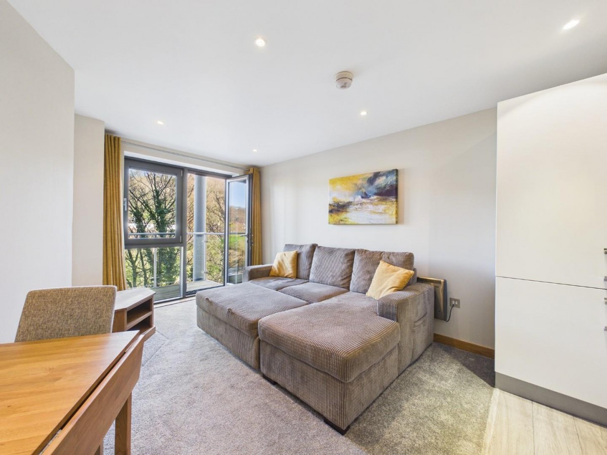 Salts Mill Road, Shipley