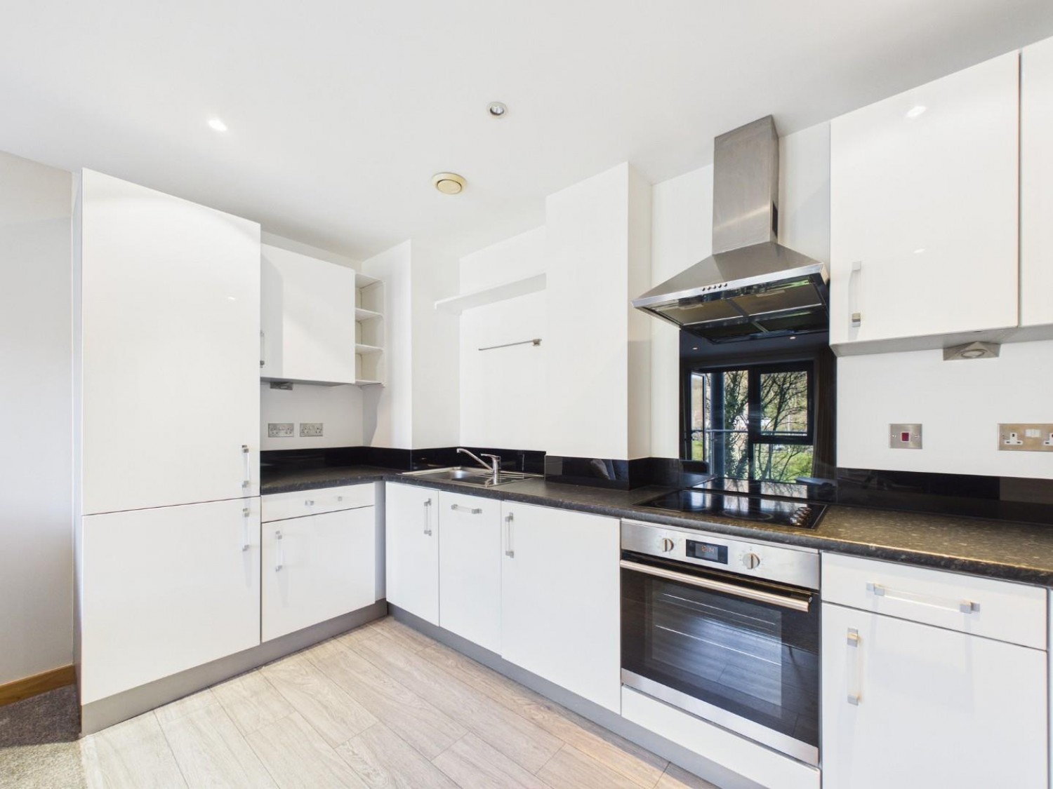 Salts Mill Road, Shipley