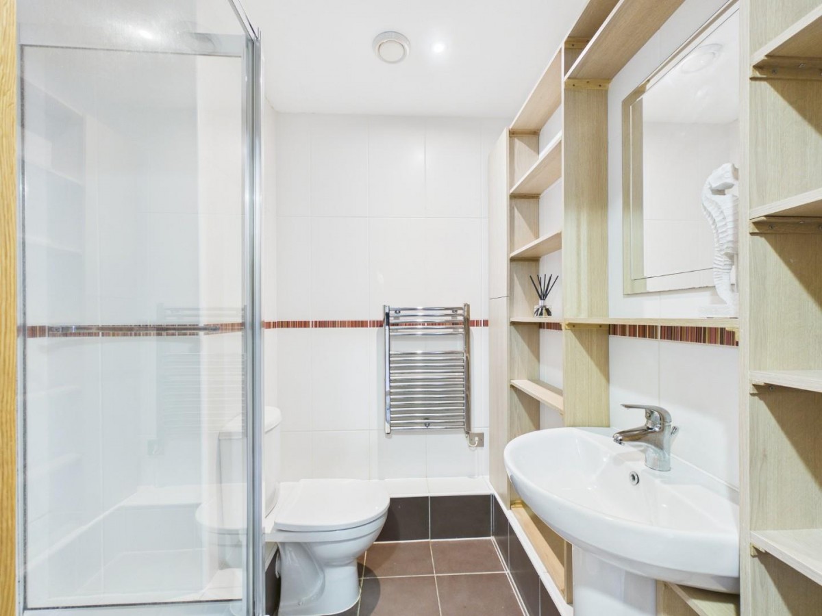 Salts Mill Road, Shipley