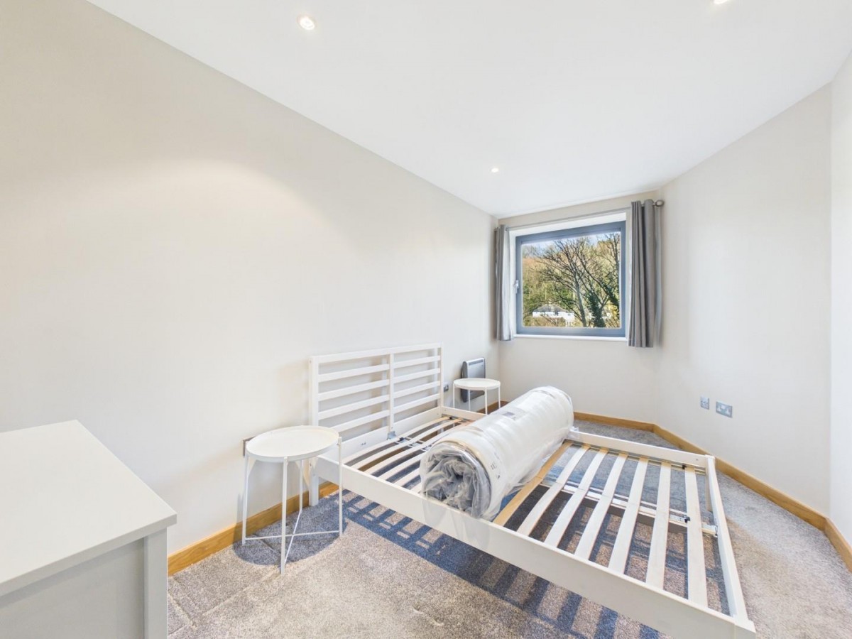 Salts Mill Road, Shipley