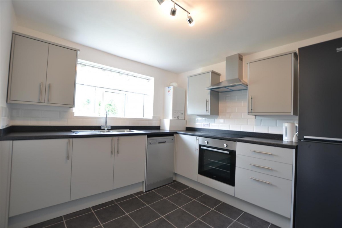 Woodhill Drive, Wombourne, Wolverhampton, WV5 0DN