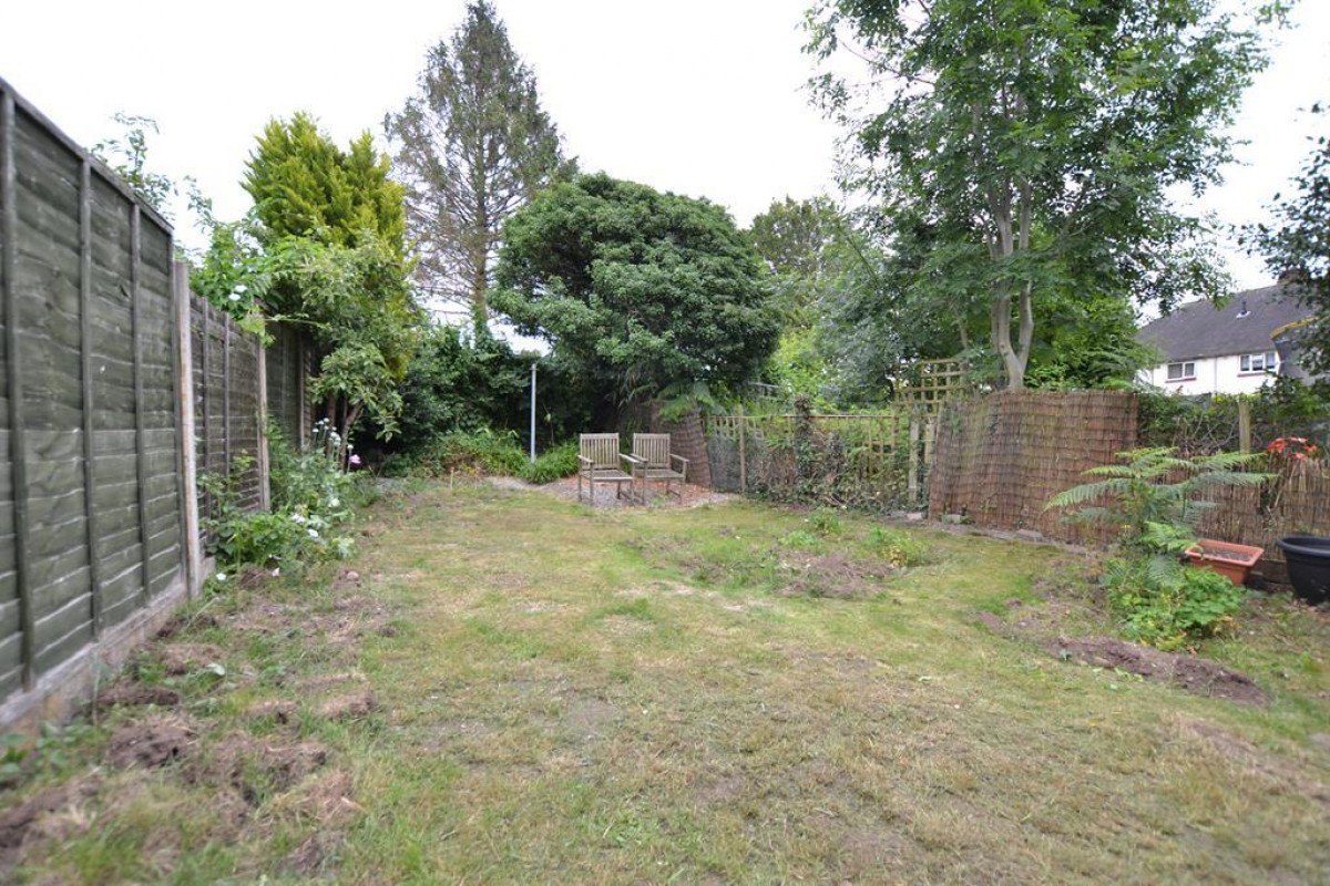 Woodhill Drive, Wombourne, Wolverhampton, WV5 0DN