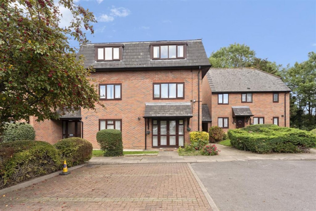 Westcombe Lodge, Hayes, Middlesex, UB4 8HQ