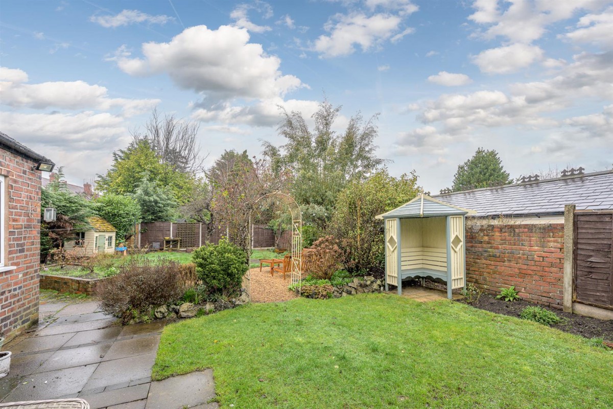 Corser Street, Oldswinford, Stourbridge, DY8 2DE