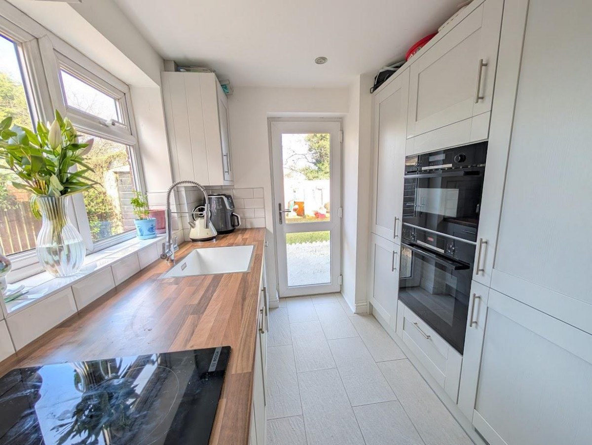 Gillingstool, Thornbury