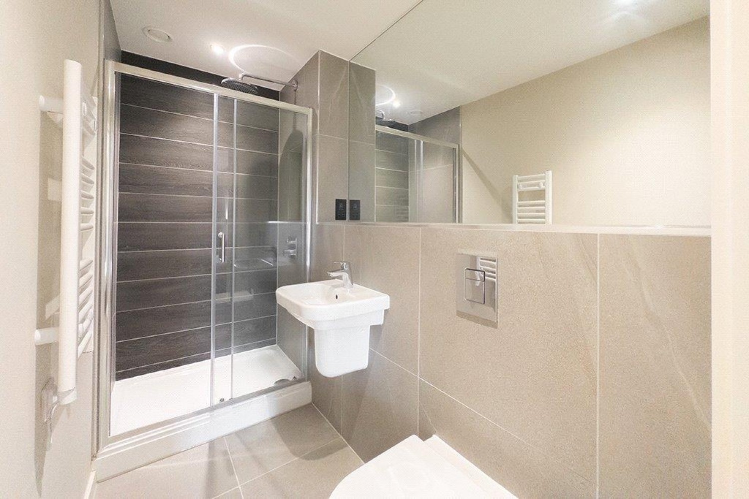 Spinners Way, Manchester