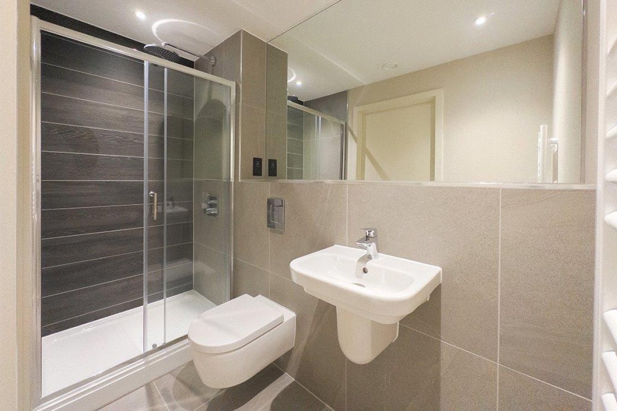 Spinners Way, Manchester