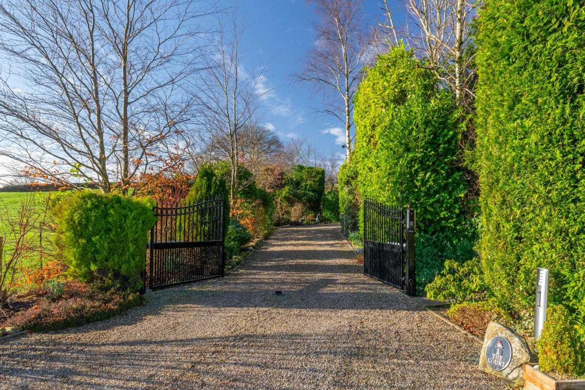 Brown Springs Lane, Oakworth, Keighley
