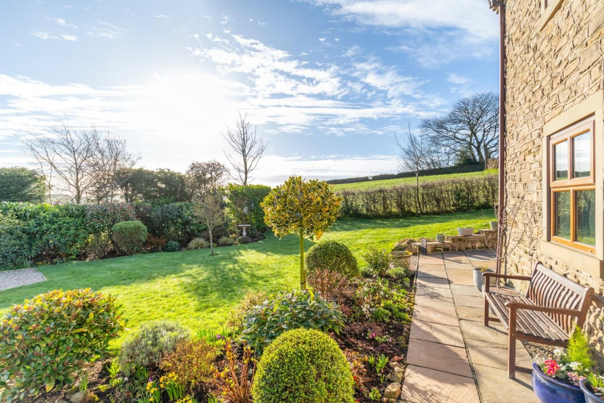 Brown Springs Lane, Oakworth, Keighley