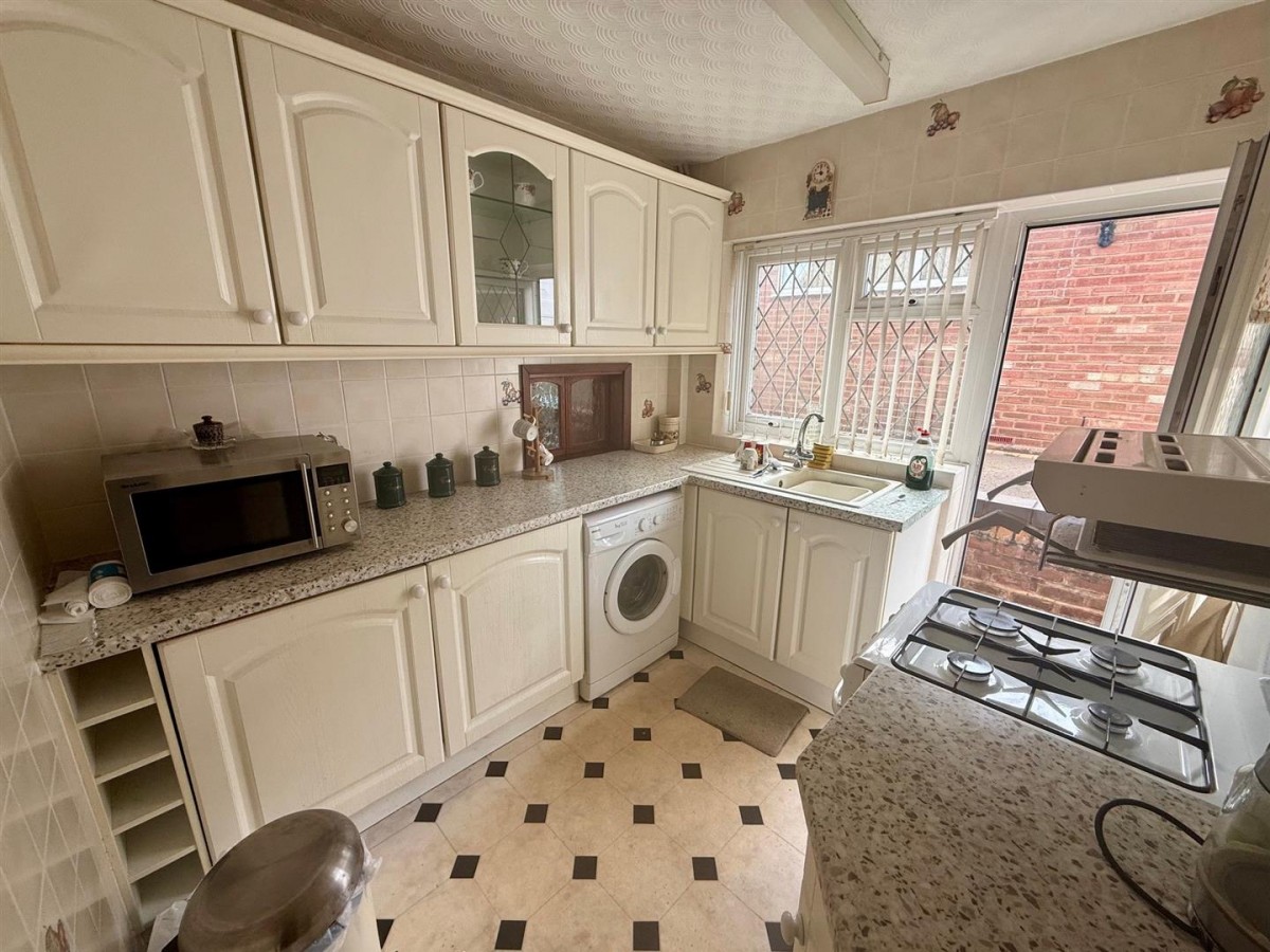 Ranleigh Avenue, Kingswinford, DY6 8PY