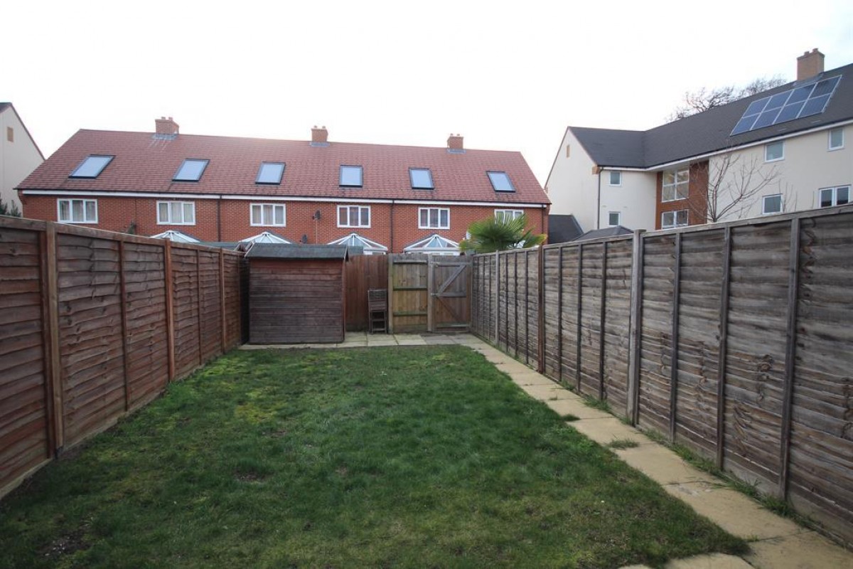 Fremantle Waye, Hayes, Middlesex, UB3 2FX