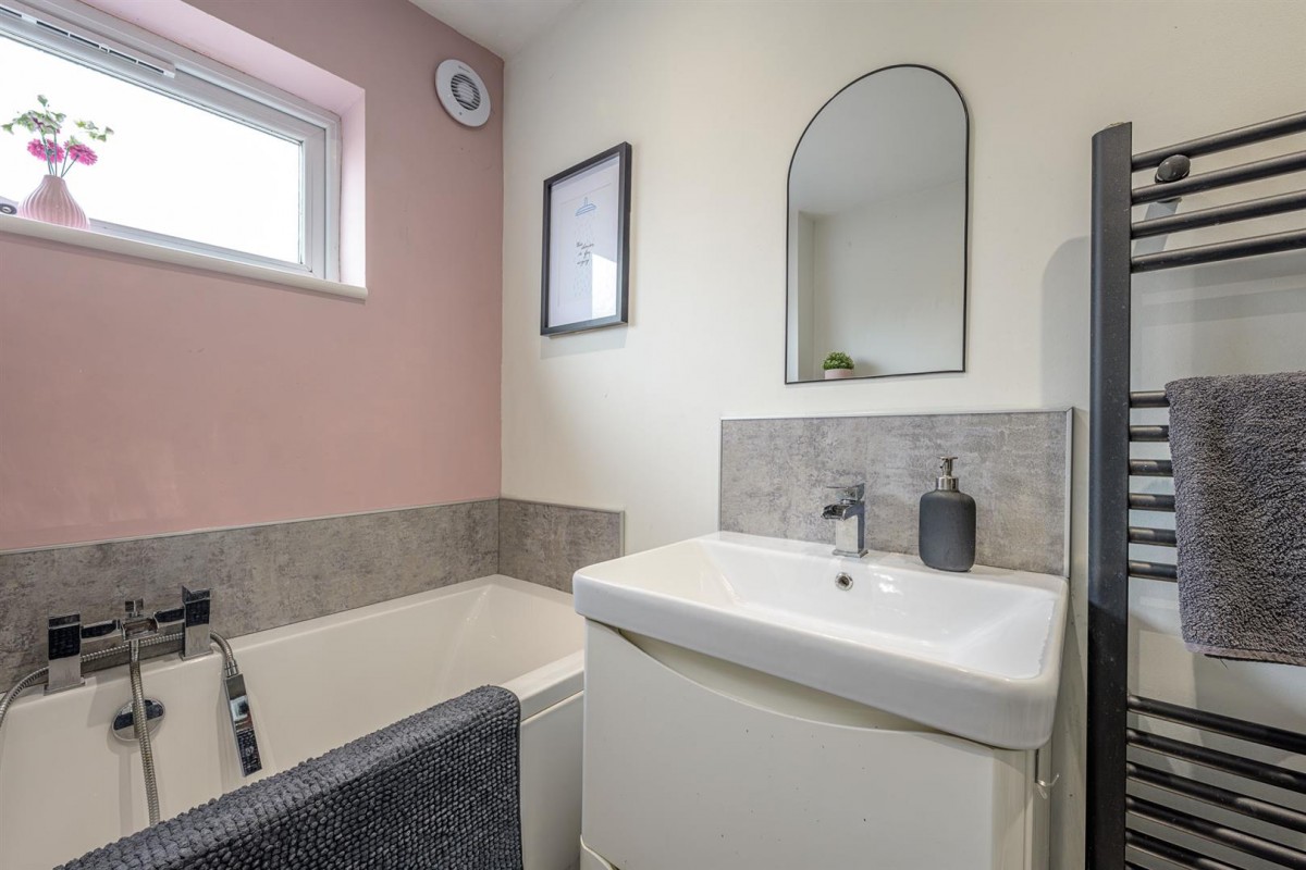 Bromley, Brierley Hill, DY5 4PJ