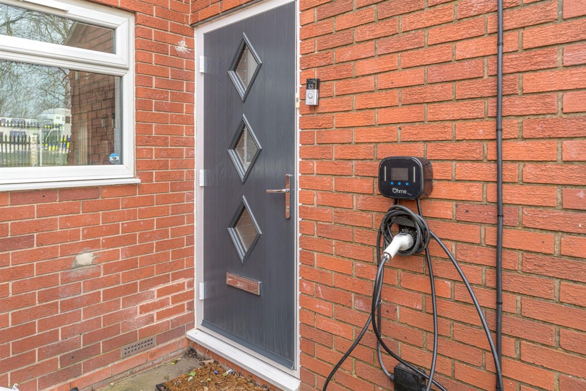 Bromley, Brierley Hill, DY5 4PJ