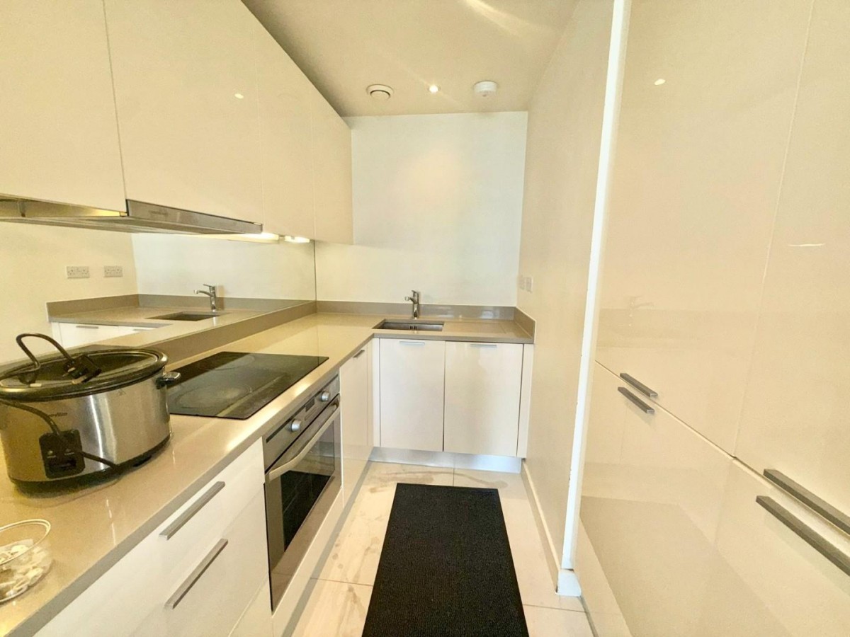 Vantage Building, Station Approach, Hayes