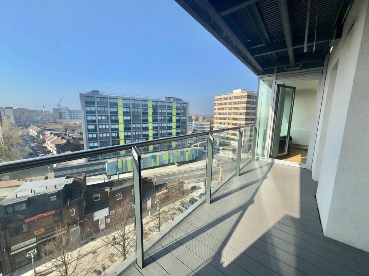 Vantage Building, Station Approach, Hayes