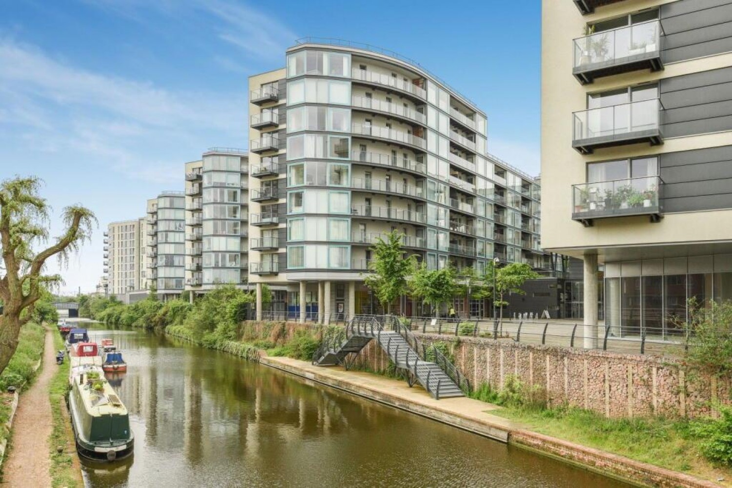 Vantage Building, Station Approach, Hayes