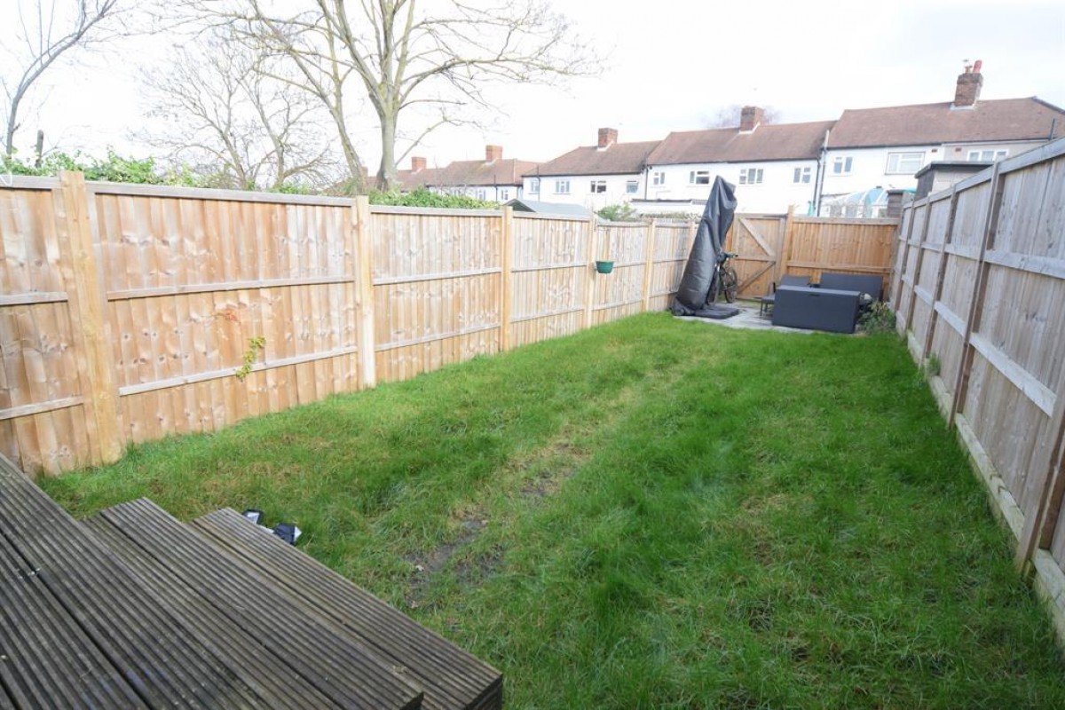 Buckland Way, Worcester Park, KT4