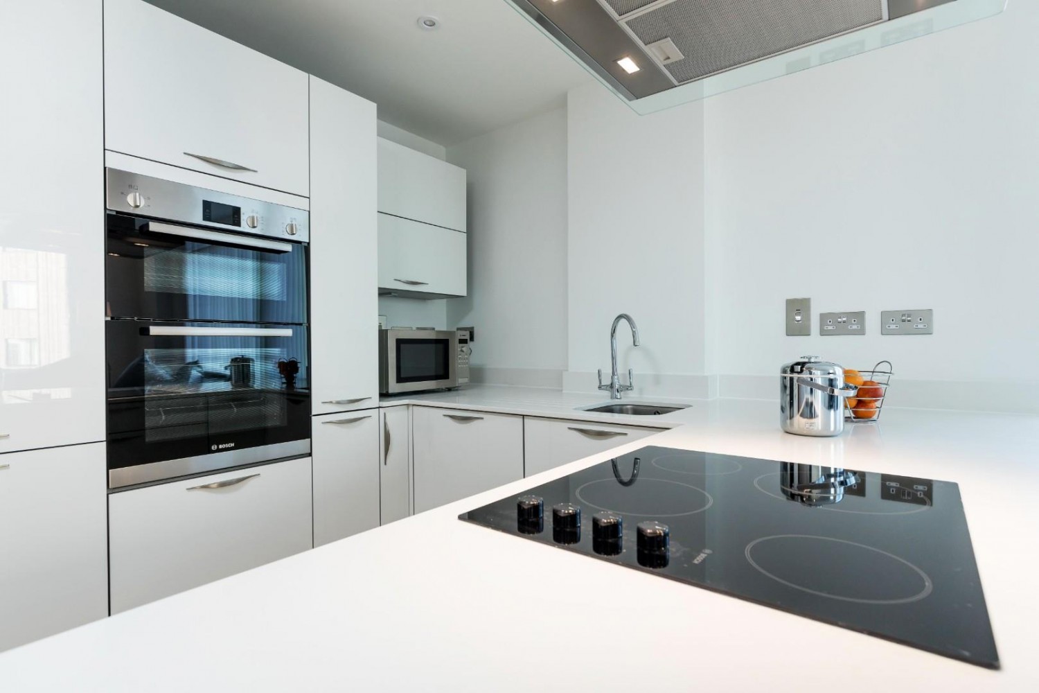 Maritime Walk 1, Ocean Village, SO14