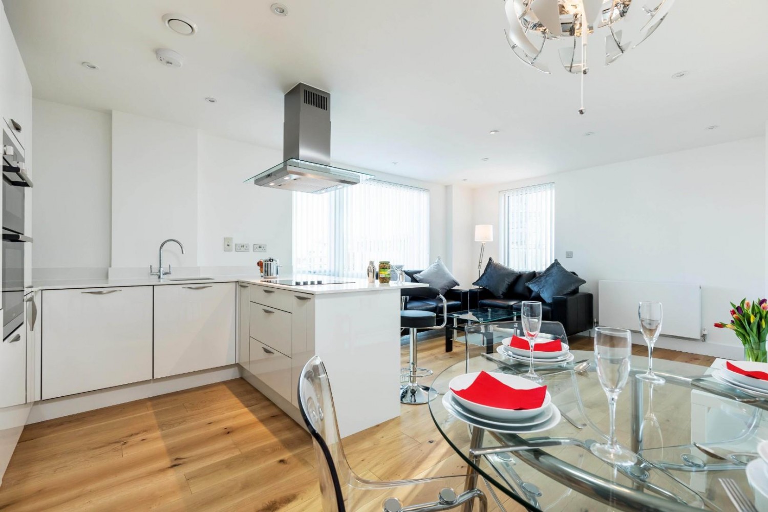 Maritime Walk 1, Ocean Village, SO14