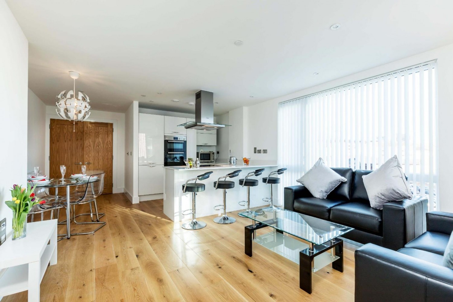 Maritime Walk 1, Ocean Village, SO14