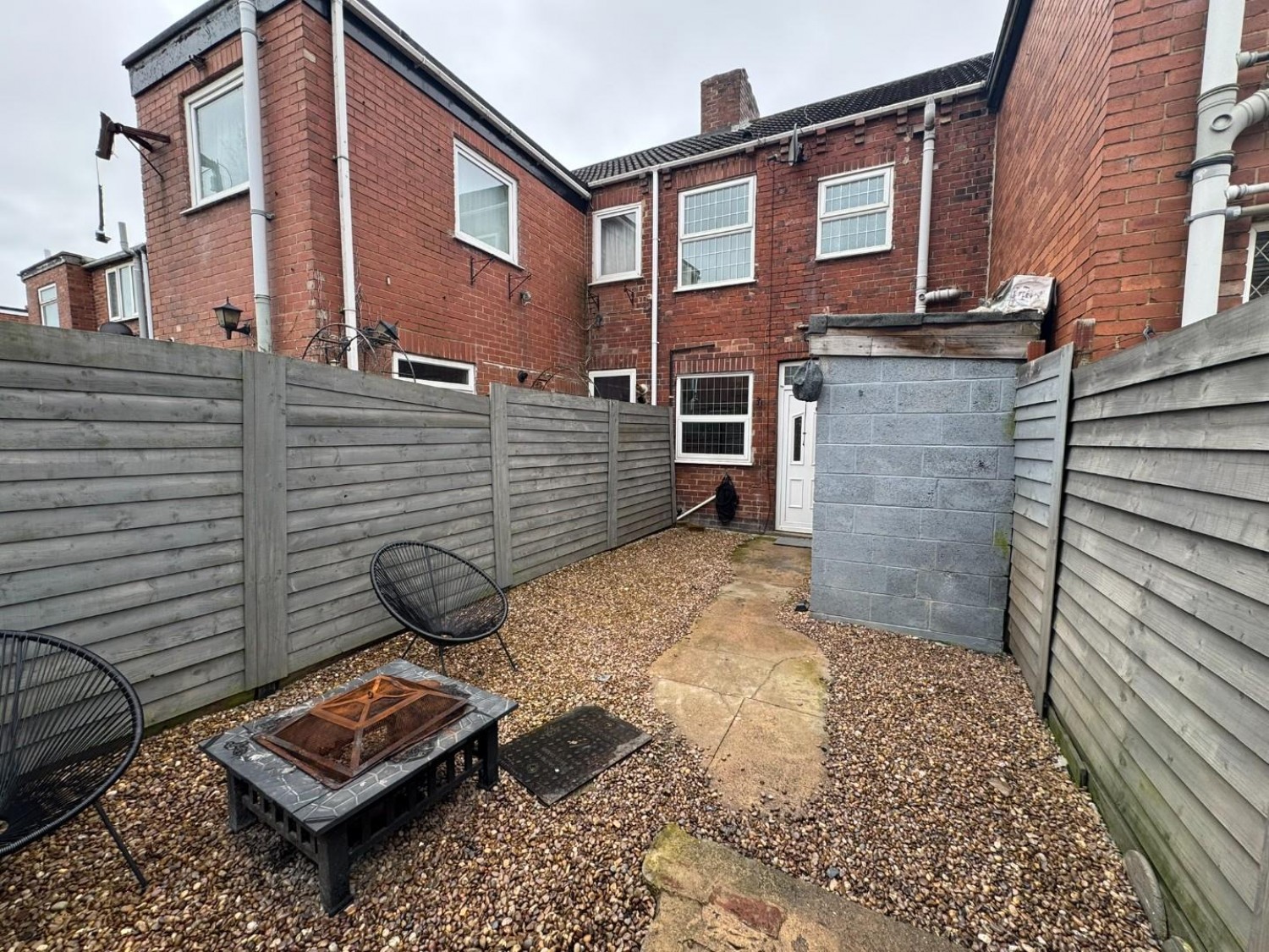 Ivy Street, Featherstone