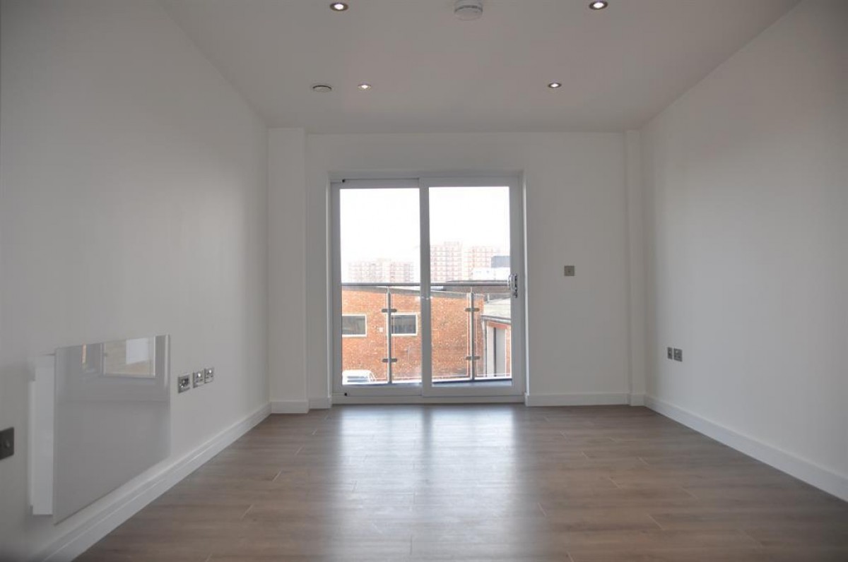 Oxford Road, Luton, LU1 3AX