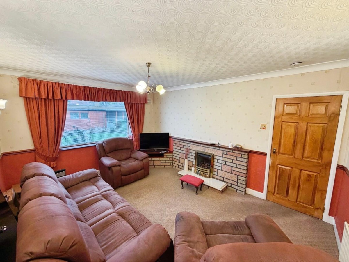 Kronsbec Avenue, Little Sutton