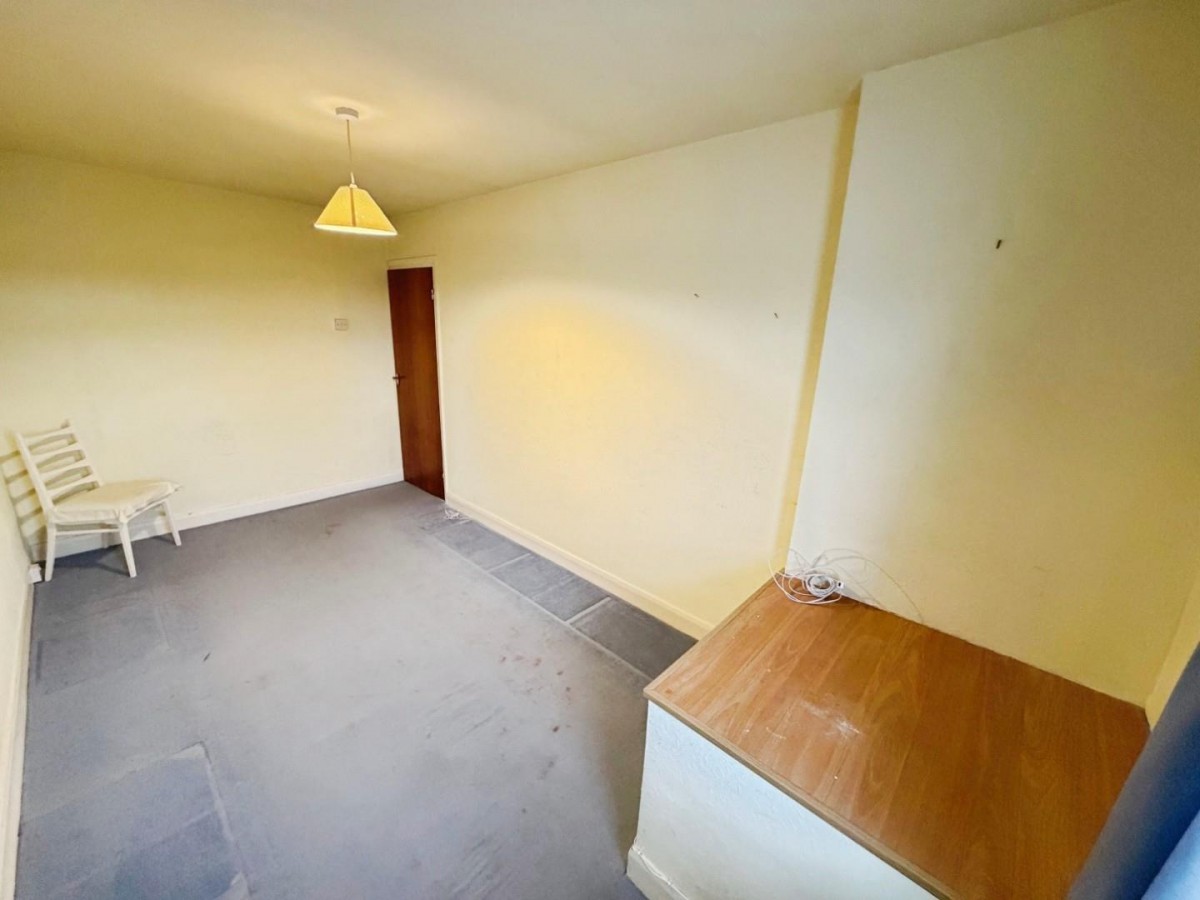 Kronsbec Avenue, Little Sutton