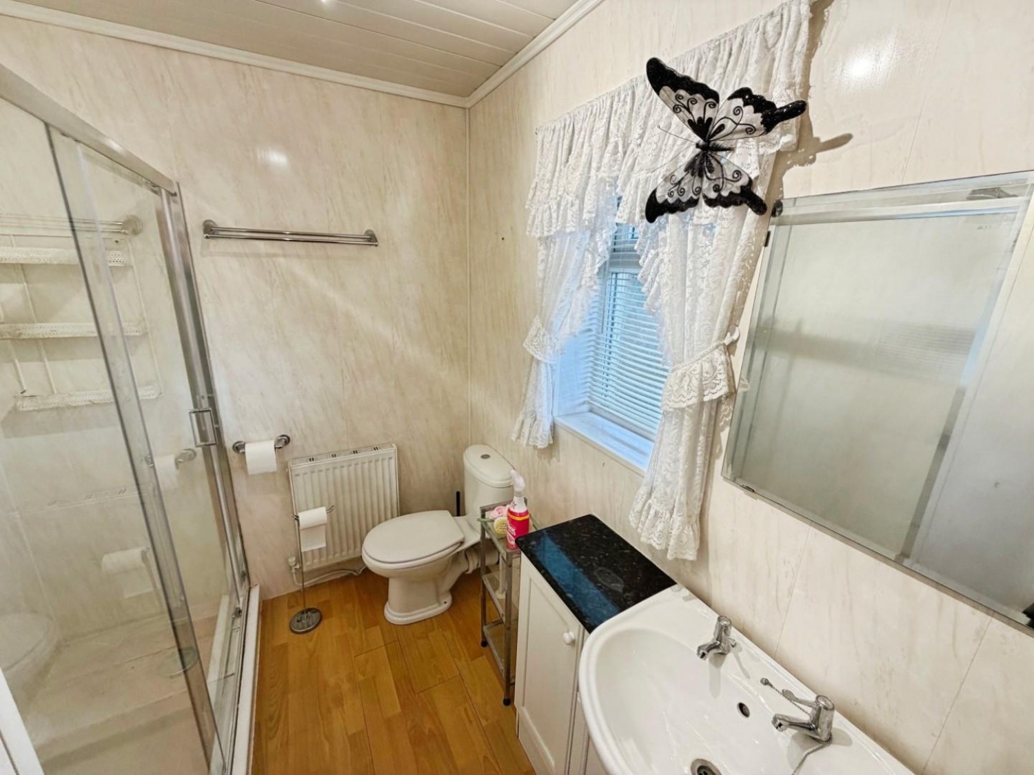 Kronsbec Avenue, Little Sutton