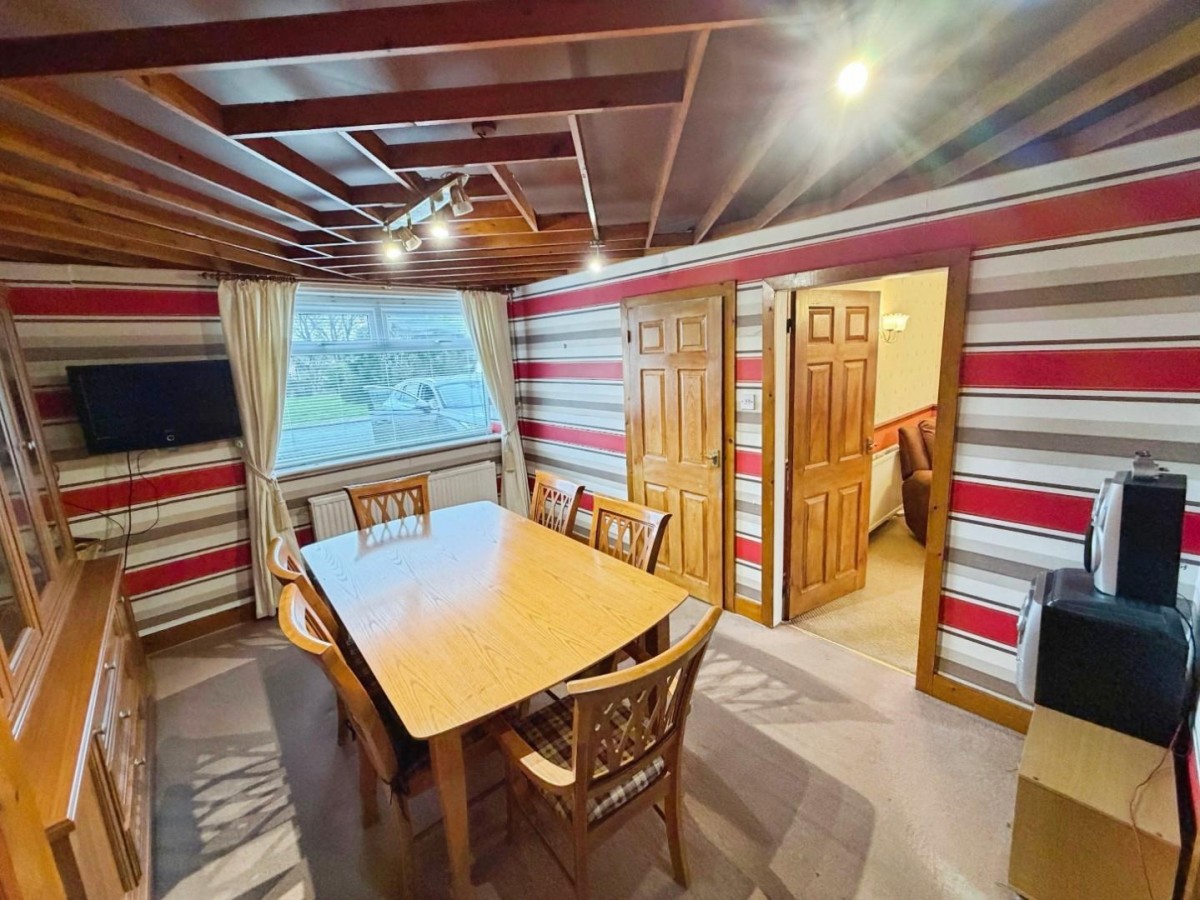 Kronsbec Avenue, Little Sutton