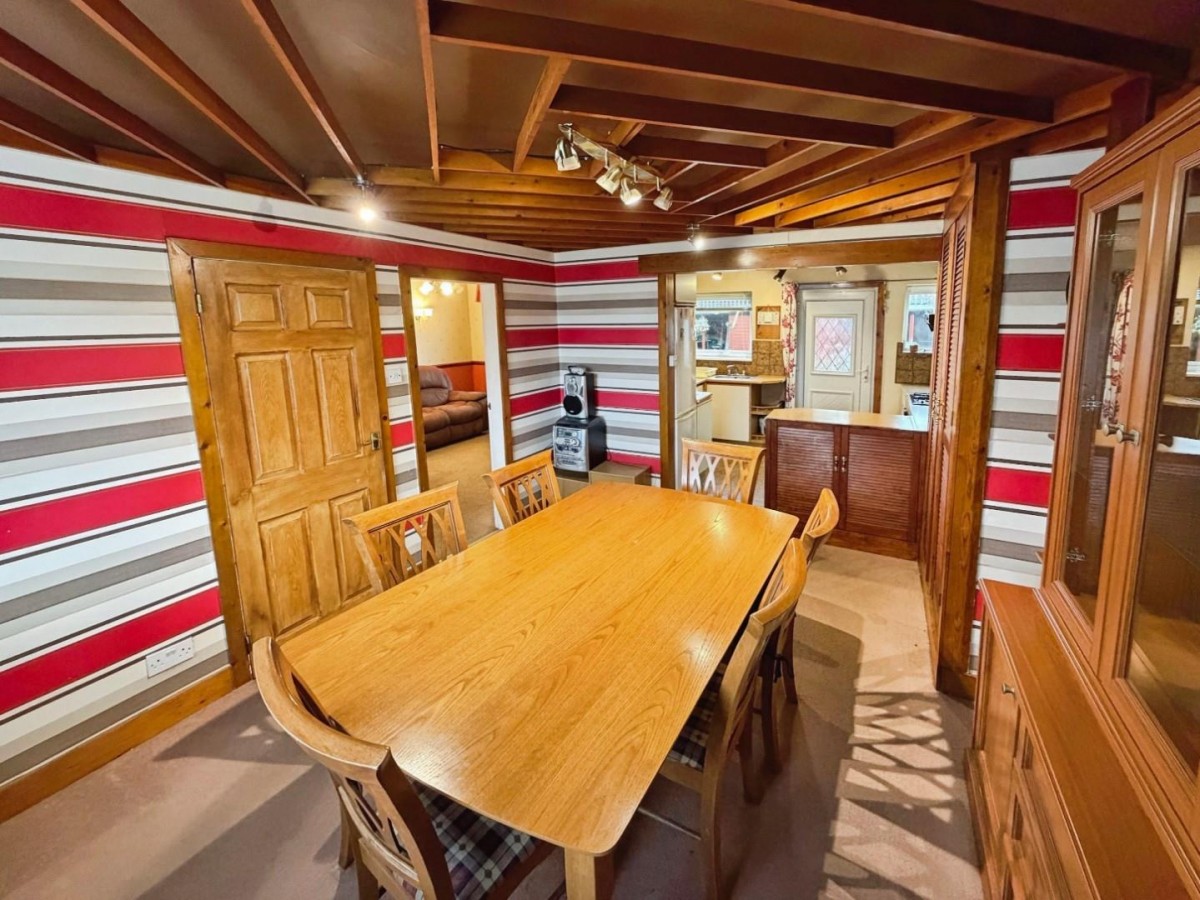 Kronsbec Avenue, Little Sutton