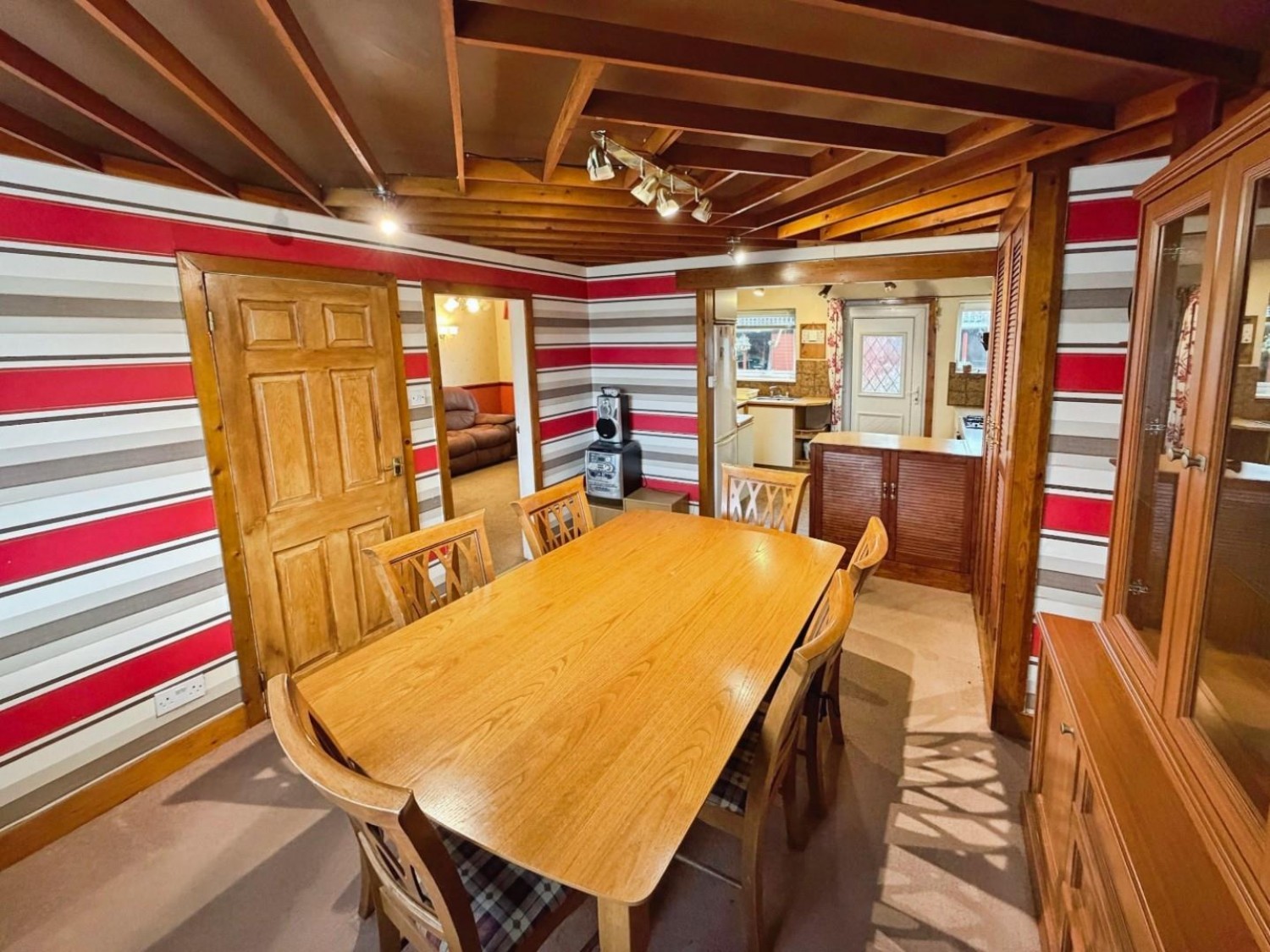 Kronsbec Avenue, Little Sutton