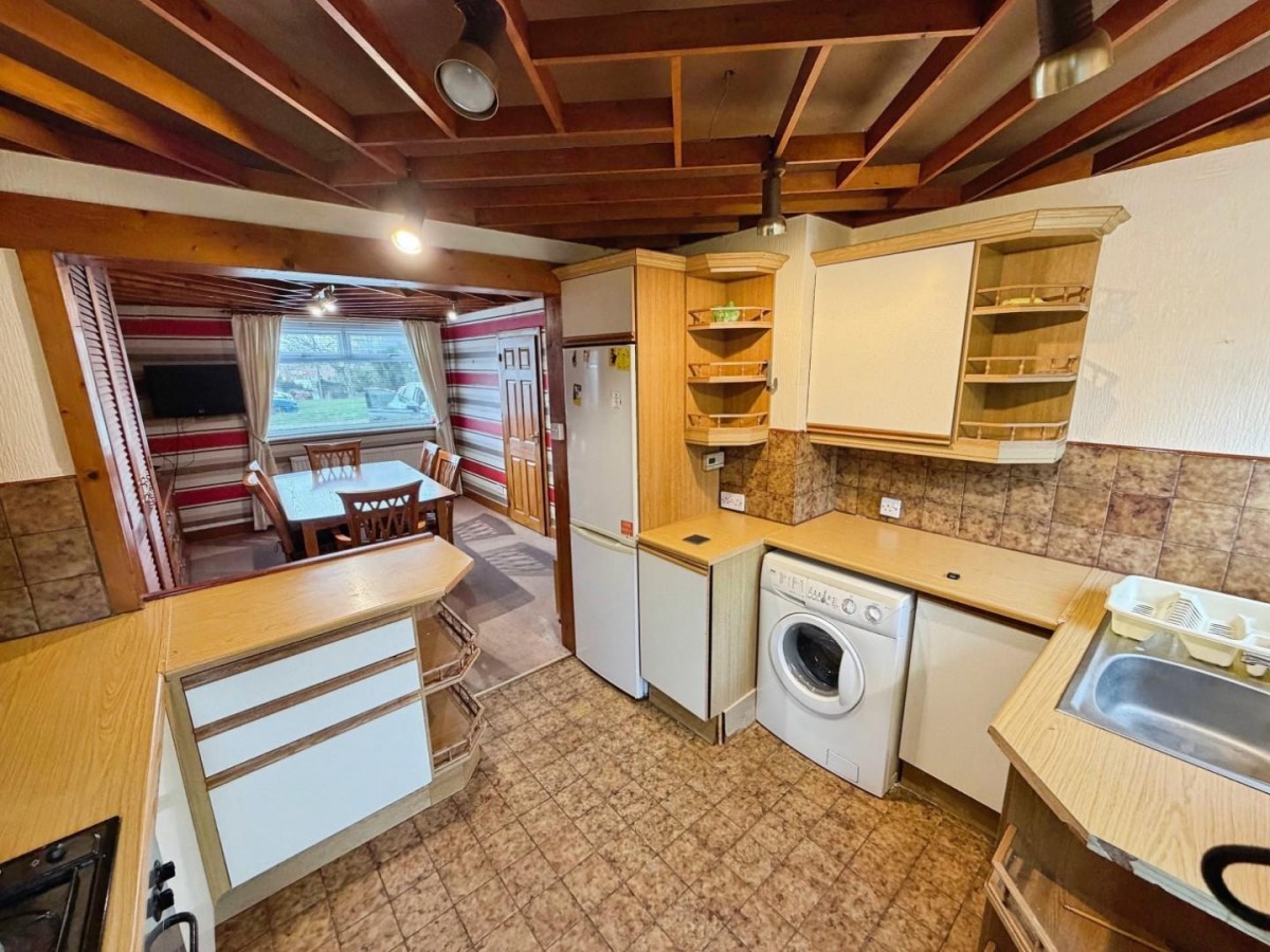 Kronsbec Avenue, Little Sutton