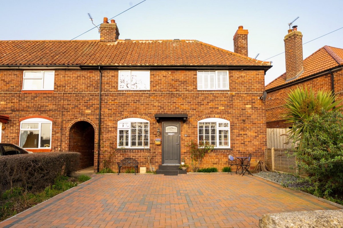 Oxton Lane, Tadcaster, North Yorkshire