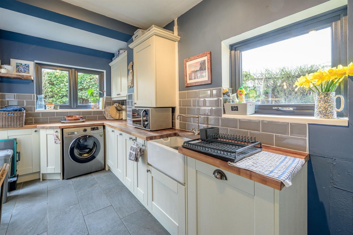 Lawnswood Road, Stourbridge, DY8 5PH