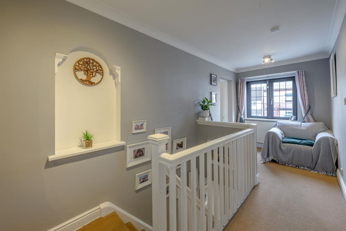 Lawnswood Road, Stourbridge, DY8 5PH