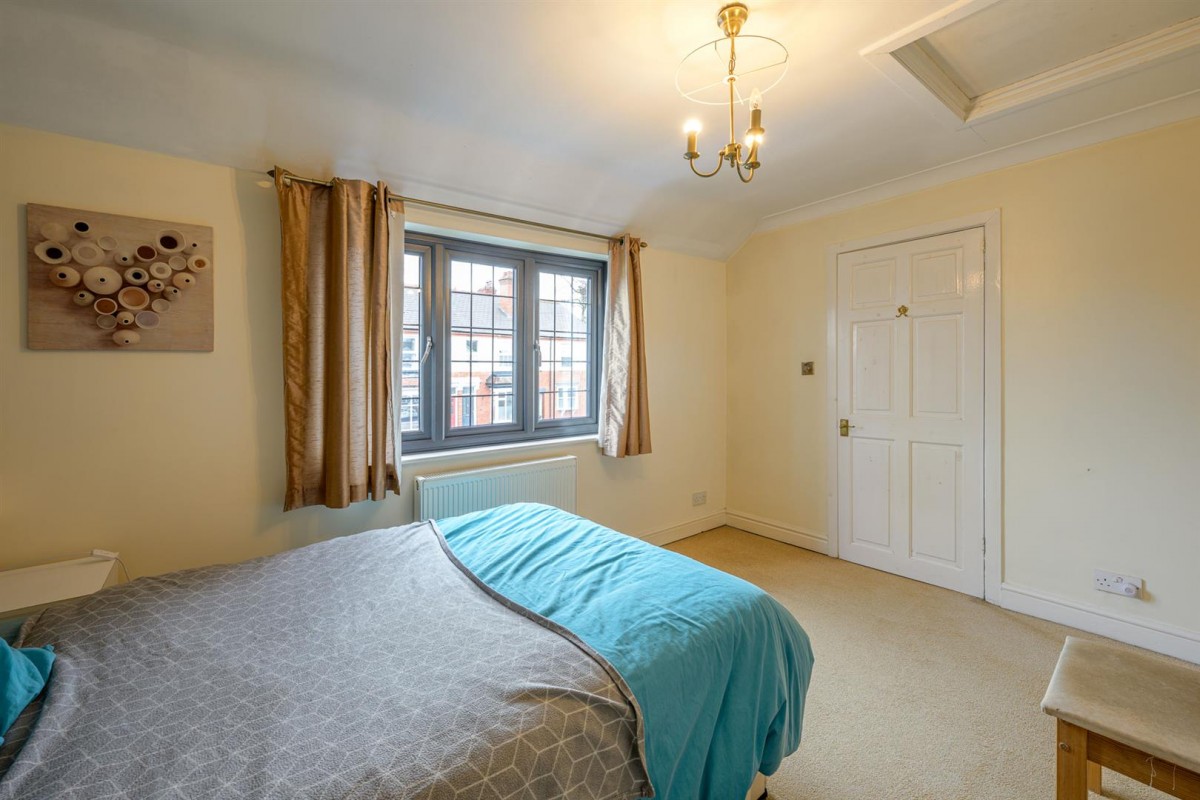 Lawnswood Road, Stourbridge, DY8 5PH