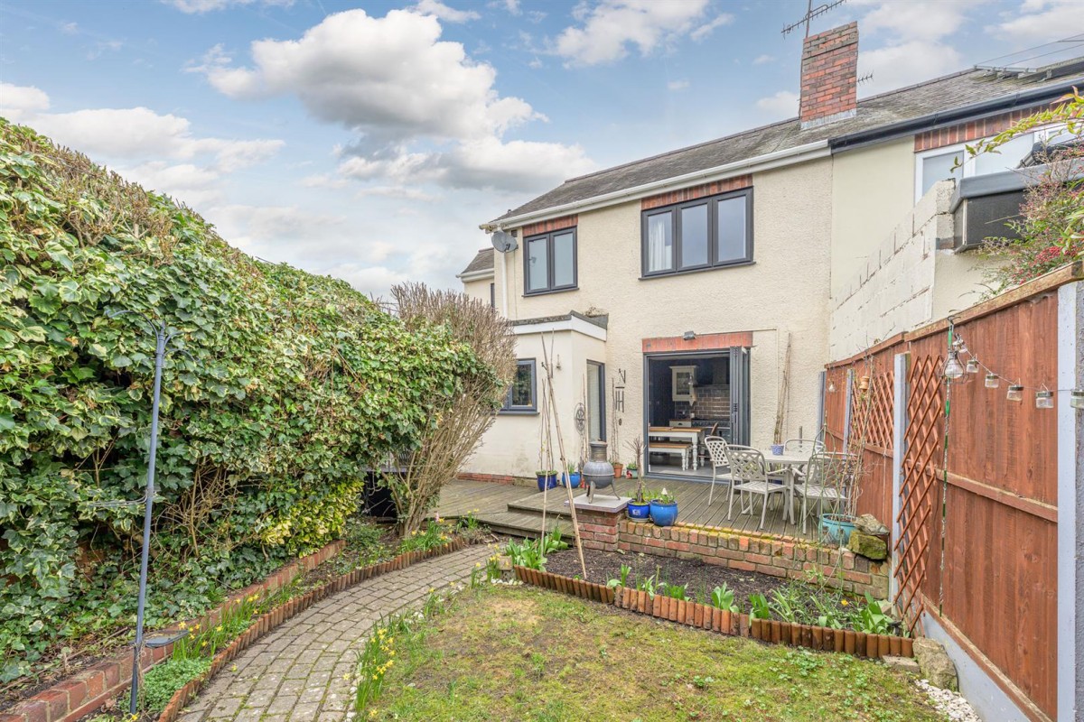 Lawnswood Road, Stourbridge, DY8 5PH