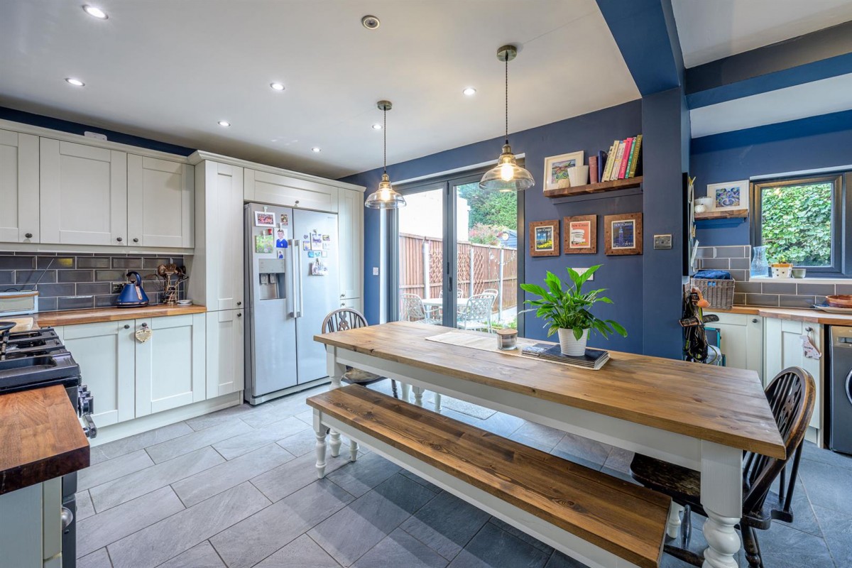 Lawnswood Road, Stourbridge, DY8 5PH