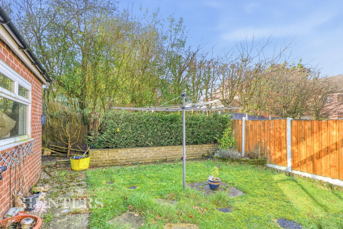 Cleggswood Avenue, Hollingworth Lake OL15 0DE