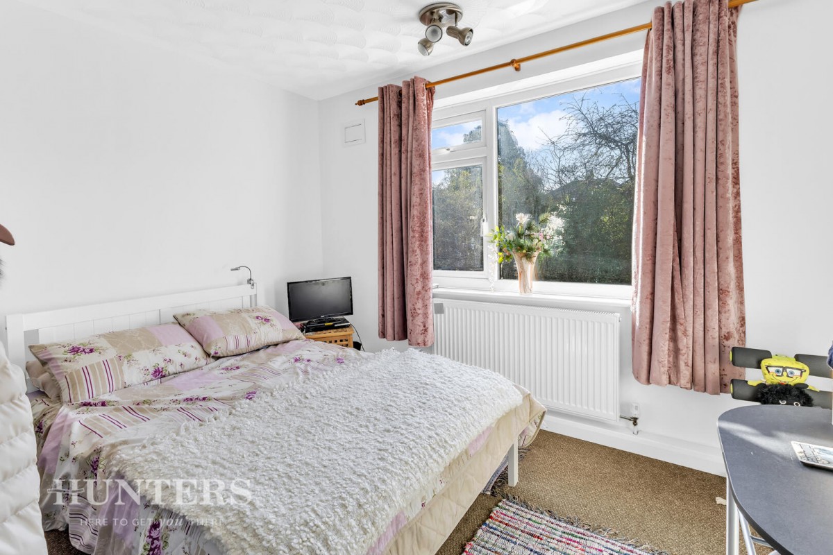 Cleggswood Avenue, Hollingworth Lake OL15 0DE