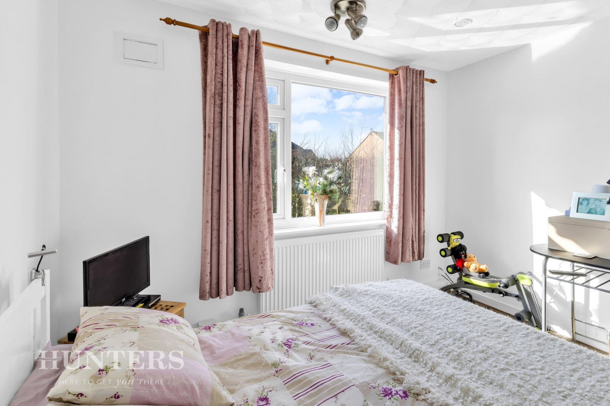 Cleggswood Avenue, Hollingworth Lake OL15 0DE