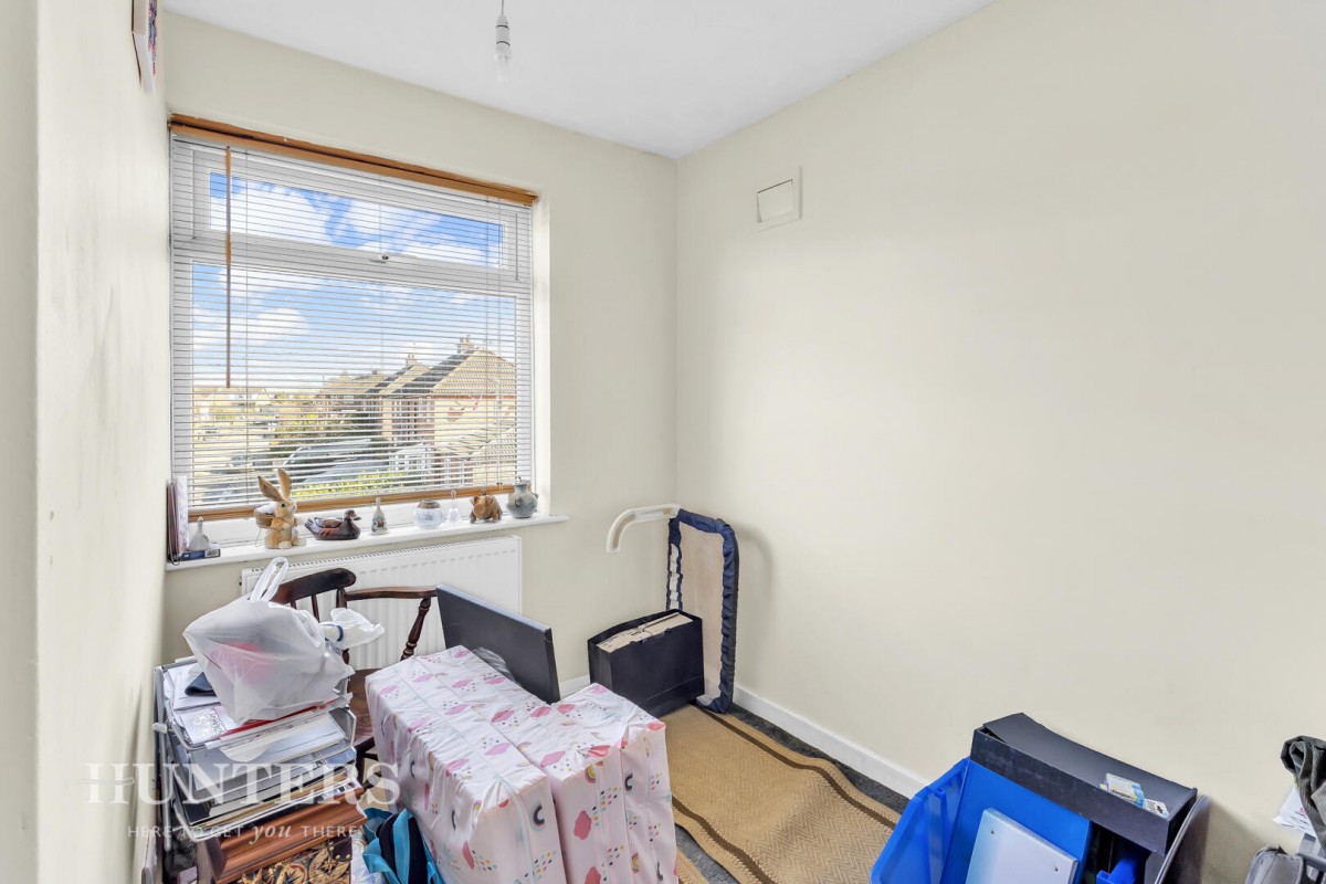 Cleggswood Avenue, Hollingworth Lake OL15 0DE