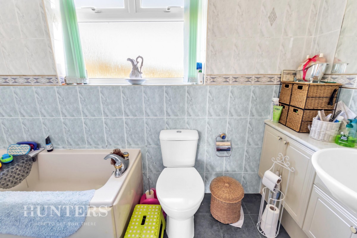 Cleggswood Avenue, Hollingworth Lake OL15 0DE