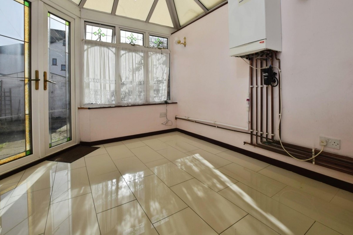 Bishops Avenue, Romford, RM6