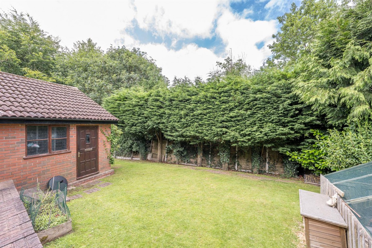 Glebelands, Bobbington, DY7 5DL