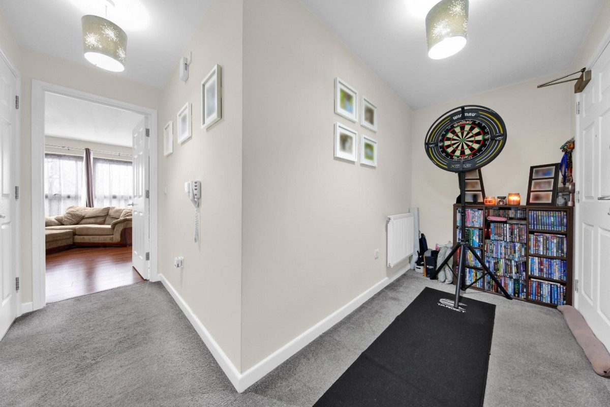 Arneways Avenue, Chadwell Heath, RM6