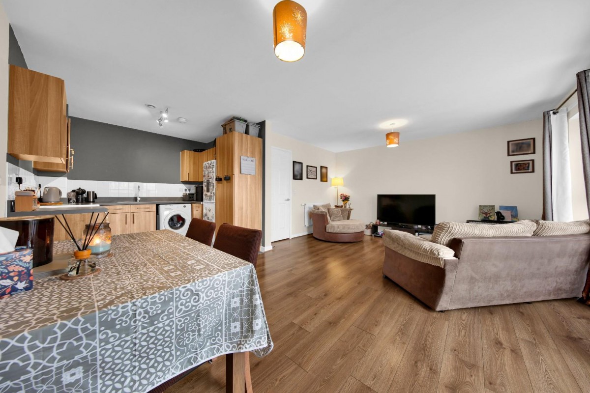 Arneways Avenue, Chadwell Heath, RM6